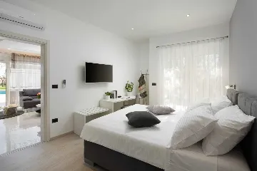 Contemporary Villa with Pool and Garden in Medulin