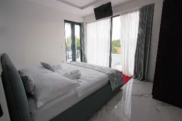 Modern Villa with Pool in Zaton