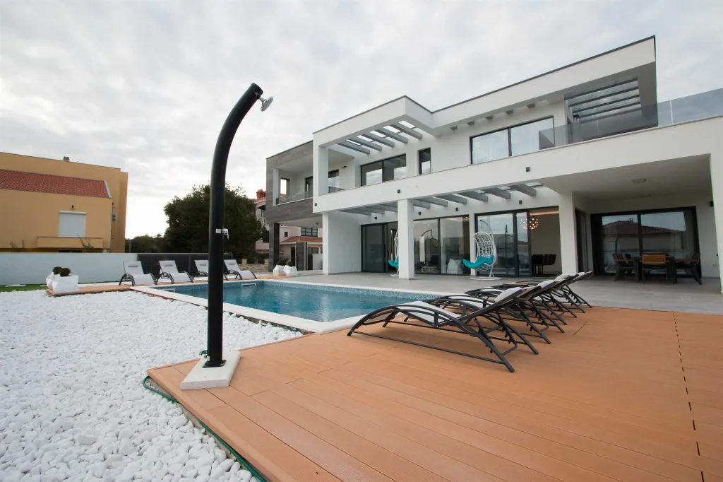 Modern Villa with Pool in Zaton