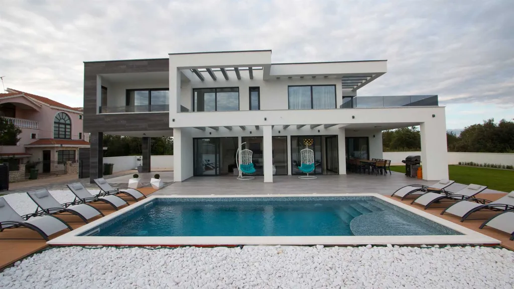 Modern Villa with Pool in Zaton