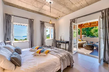 Stylish 4-Bedroom Villa with Pool in Opatija