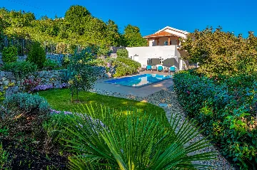 Stylish 4-Bedroom Villa with Pool in Opatija