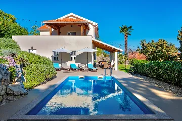 Stylish 4-Bedroom Villa with Pool in Opatija