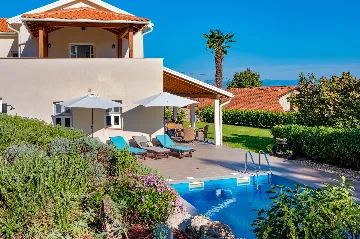 Stylish 4-Bedroom Villa with Pool in Opatija