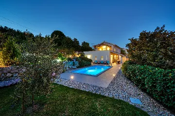 Stylish 4-Bedroom Villa with Pool in Opatija
