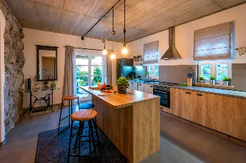 Stylish 4-Bedroom Villa with Pool in Opatija