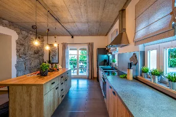 Stylish 4-Bedroom Villa with Pool in Opatija