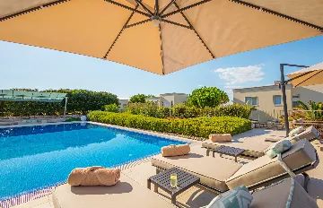 Contemporary Villa Retreat with Pool in Savudrija