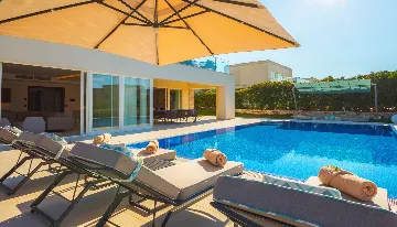 Contemporary Villa Retreat with Pool in Savudrija