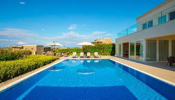 Contemporary Villa Retreat with Pool in Savudrija