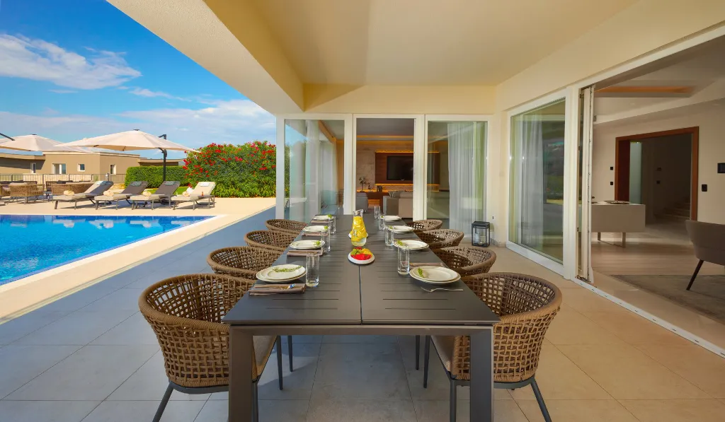 Contemporary Villa Retreat with Pool in Savudrija