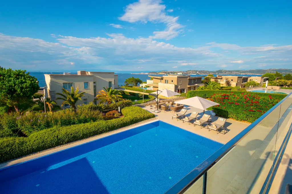 Contemporary Villa Retreat with Pool in Savudrija