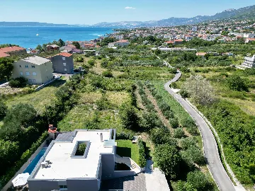 Modern Family Villa with Pool in Kaštel Sućurac