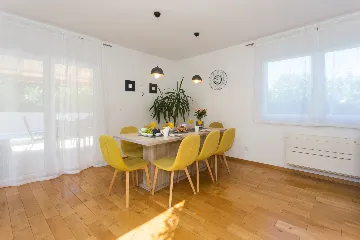 Modern Family Villa with Pool in Kaštel Sućurac