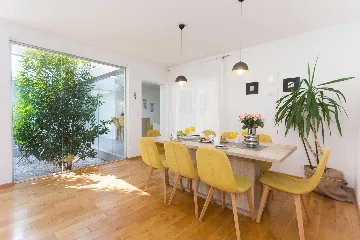 Modern Family Villa with Pool in Kaštel Sućurac