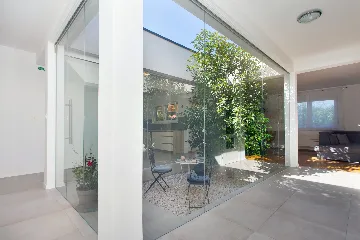 Modern Family Villa with Pool in Kaštel Sućurac