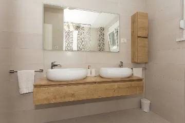 Modern Family Villa with Pool in Kaštel Sućurac