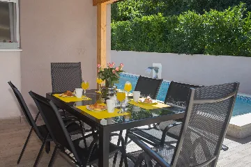 Modern Family Villa with Pool in Kaštel Sućurac