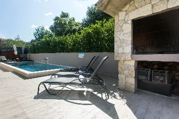 Modern Family Villa with Pool in Kaštel Sućurac