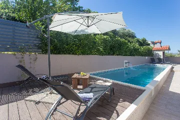 Modern Family Villa with Pool in Kaštel Sućurac