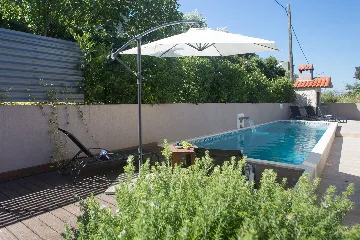 Modern Family Villa with Pool in Kaštel Sućurac