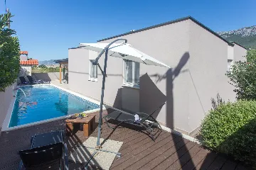 Modern Family Villa with Pool in Kaštel Sućurac