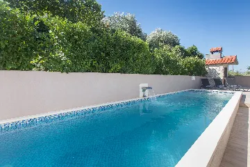 Modern Family Villa with Pool in Kaštel Sućurac