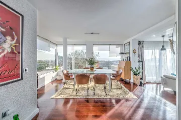 Contemporary Villa with Pool in Žrnovnica