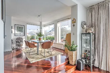 Contemporary Villa with Pool in Žrnovnica