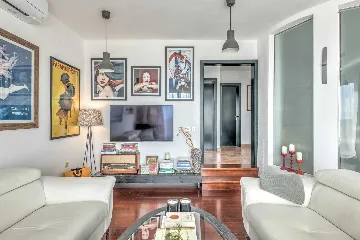 Contemporary Villa with Pool in Žrnovnica