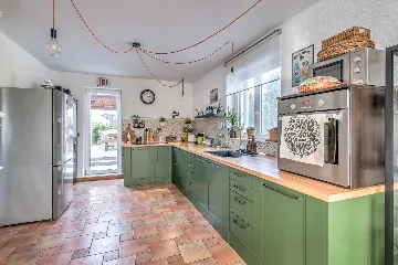 Contemporary Villa with Pool in Žrnovnica