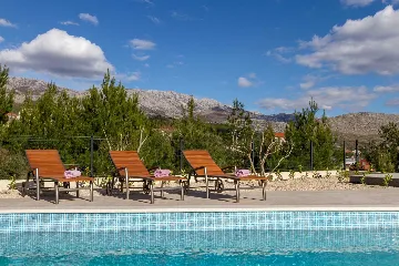 Contemporary Villa with Pool in Žrnovnica