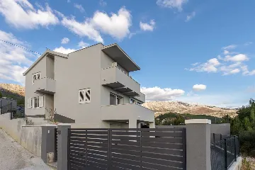 Contemporary Villa with Pool in Žrnovnica