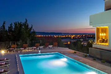 Contemporary Villa with Pool in Žrnovnica