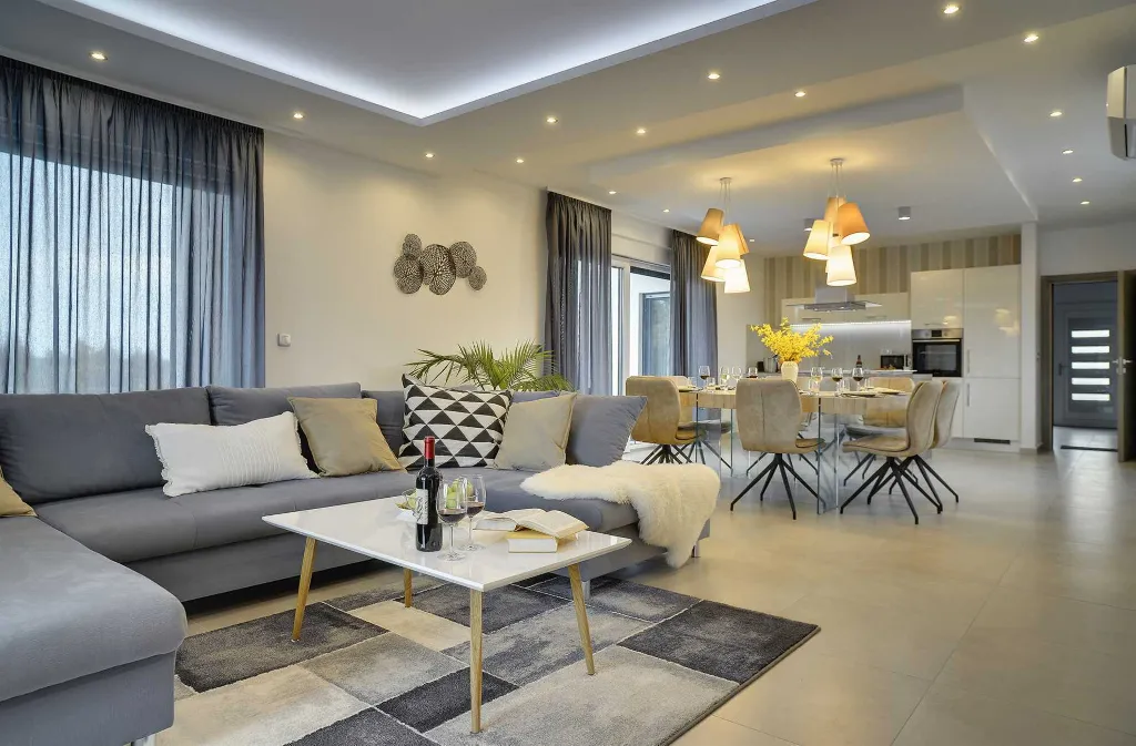 Modern Villa with Pool and Terrace in Pula