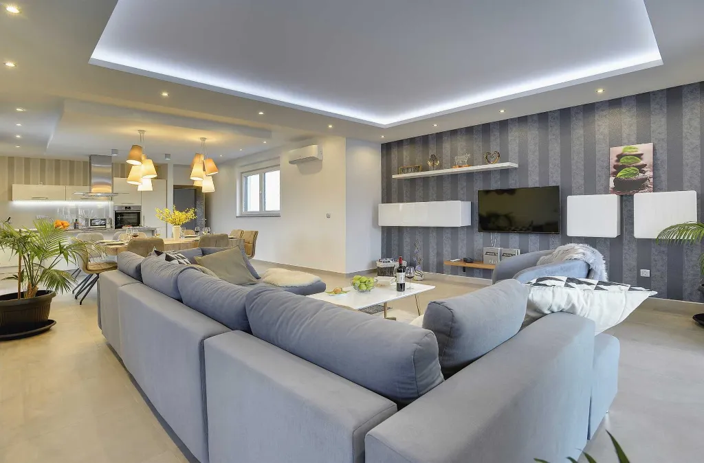 Modern Villa with Pool and Terrace in Pula