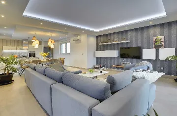 Modern Villa with Pool and Terrace in Pula