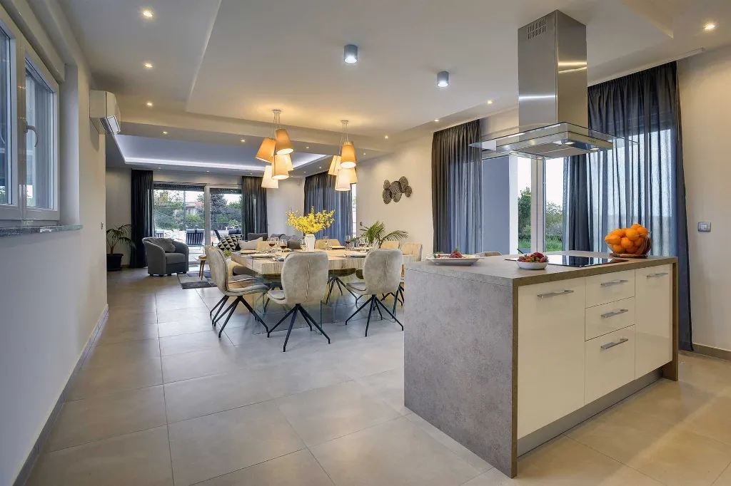 Modern Villa with Pool and Terrace in Pula