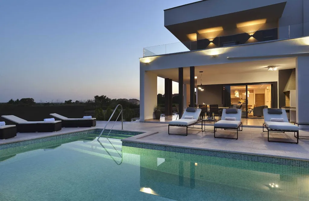 Modern Villa with Pool and Terrace in Pula
