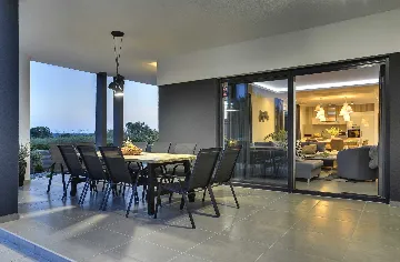 Modern Villa with Pool and Terrace in Pula