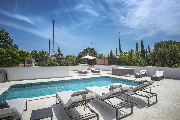 Modern Villa with Pool and Terrace in Pula