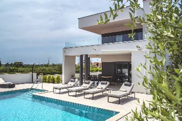 Modern Villa with Pool and Terrace in Pula