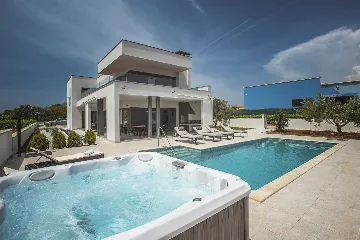 Modern Villa with Pool and Terrace in Pula