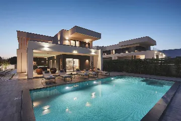 Modern Family Villa with Pool in Pula