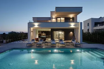 Modern Family Villa with Pool in Pula