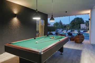 Modern Family Villa with Pool in Pula