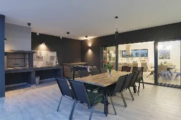 Modern Family Villa with Pool in Pula