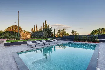 Modern Family Villa with Pool in Pula