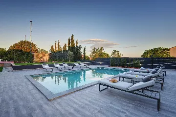 Modern Family Villa with Pool in Pula