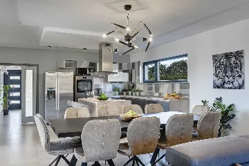 Modern Family Villa with Pool in Pula